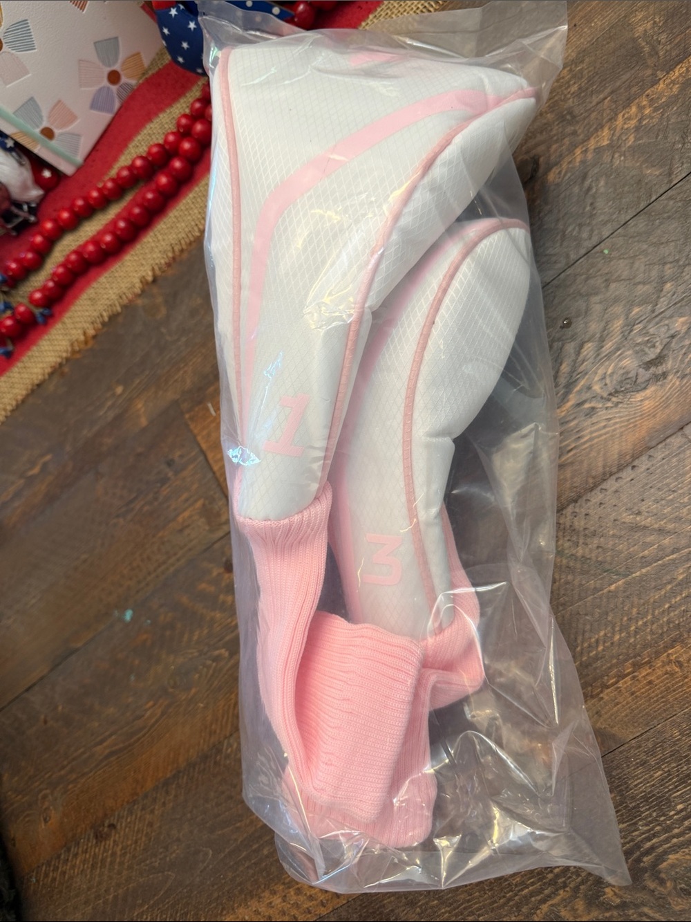Set of 2 pink and white golf head covers clubs, driver, hybrid 1 & 3 NWOT - Picture 4 of 6